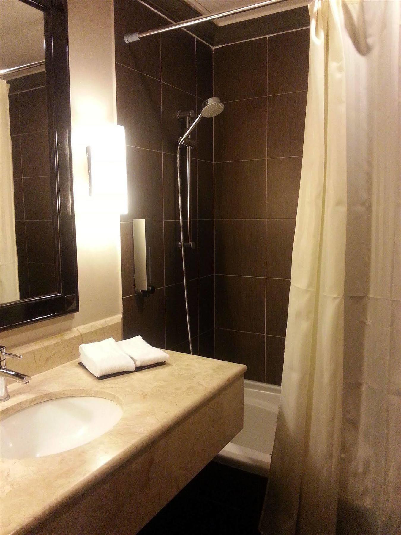 Hotel Mimosa Malacca Bagian luar foto