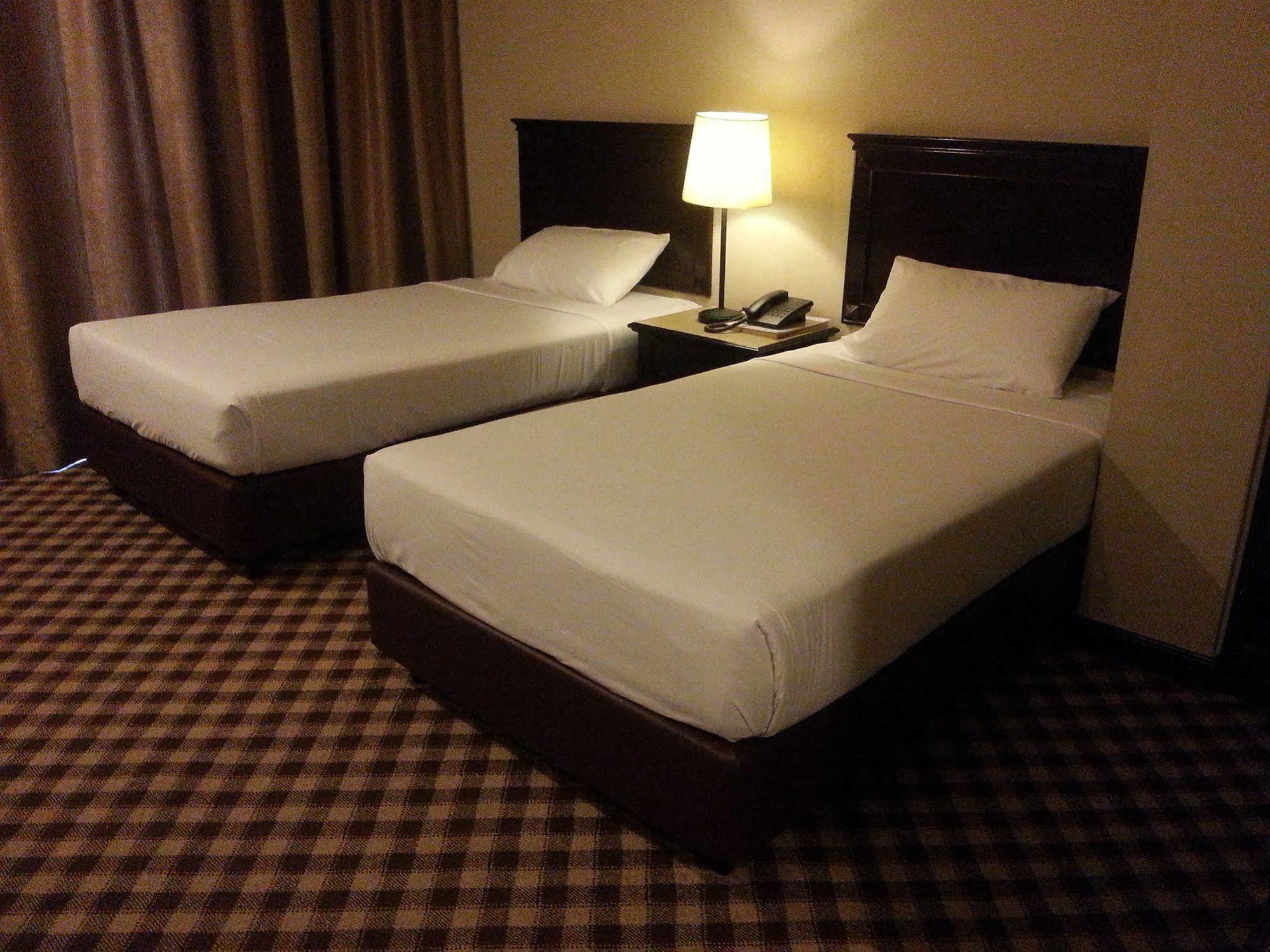 Hotel Mimosa Malacca Bagian luar foto