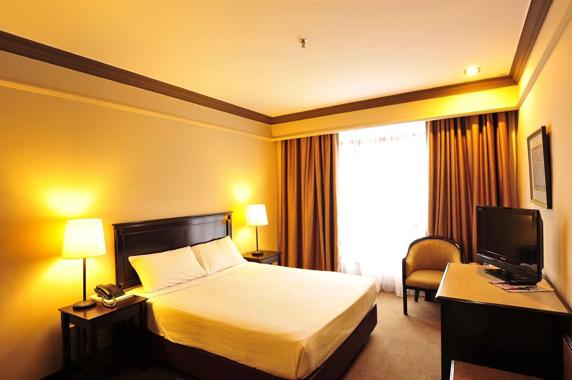 Hotel Mimosa Malacca Bagian luar foto