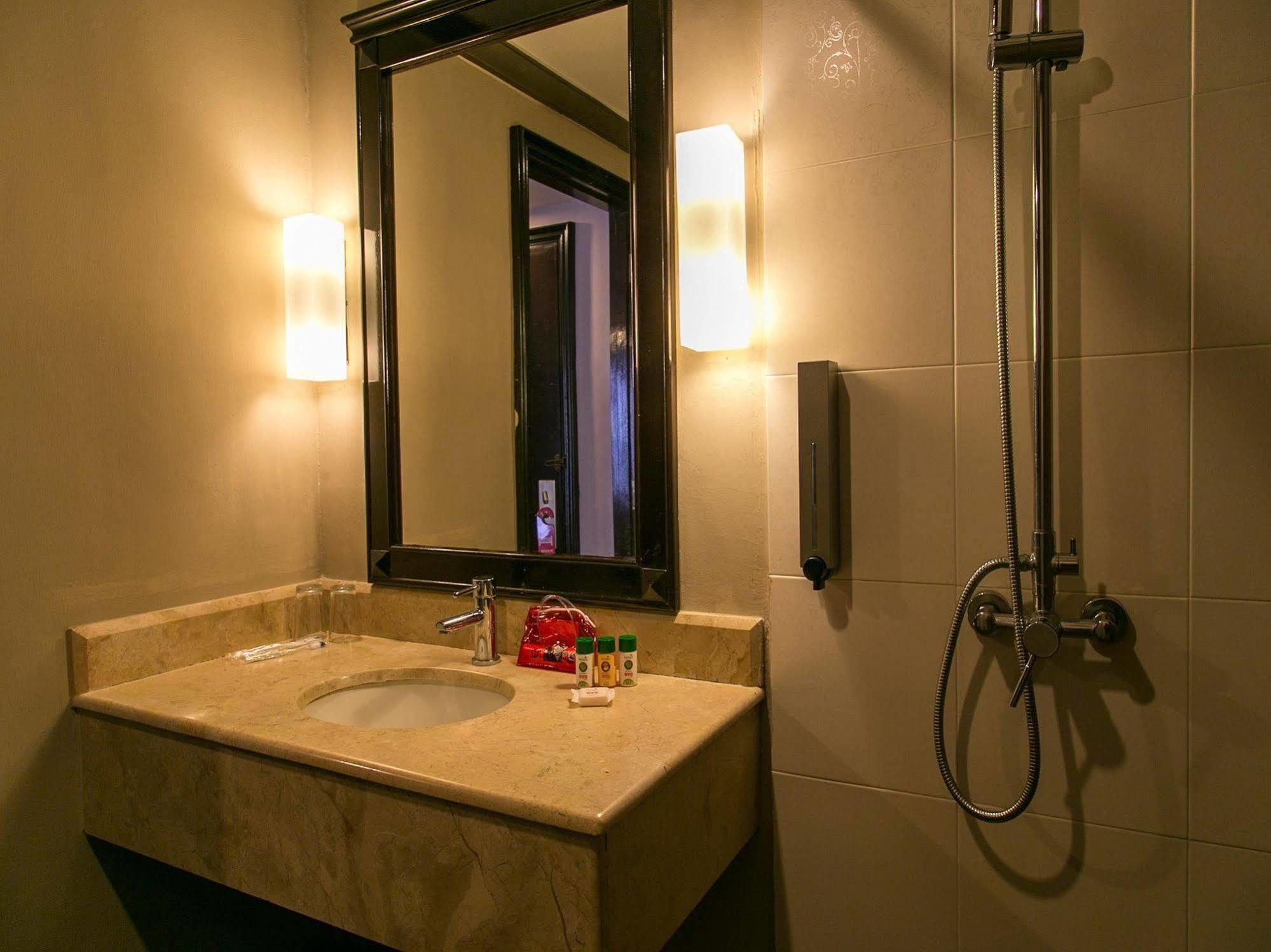 Hotel Mimosa Malacca Bagian luar foto