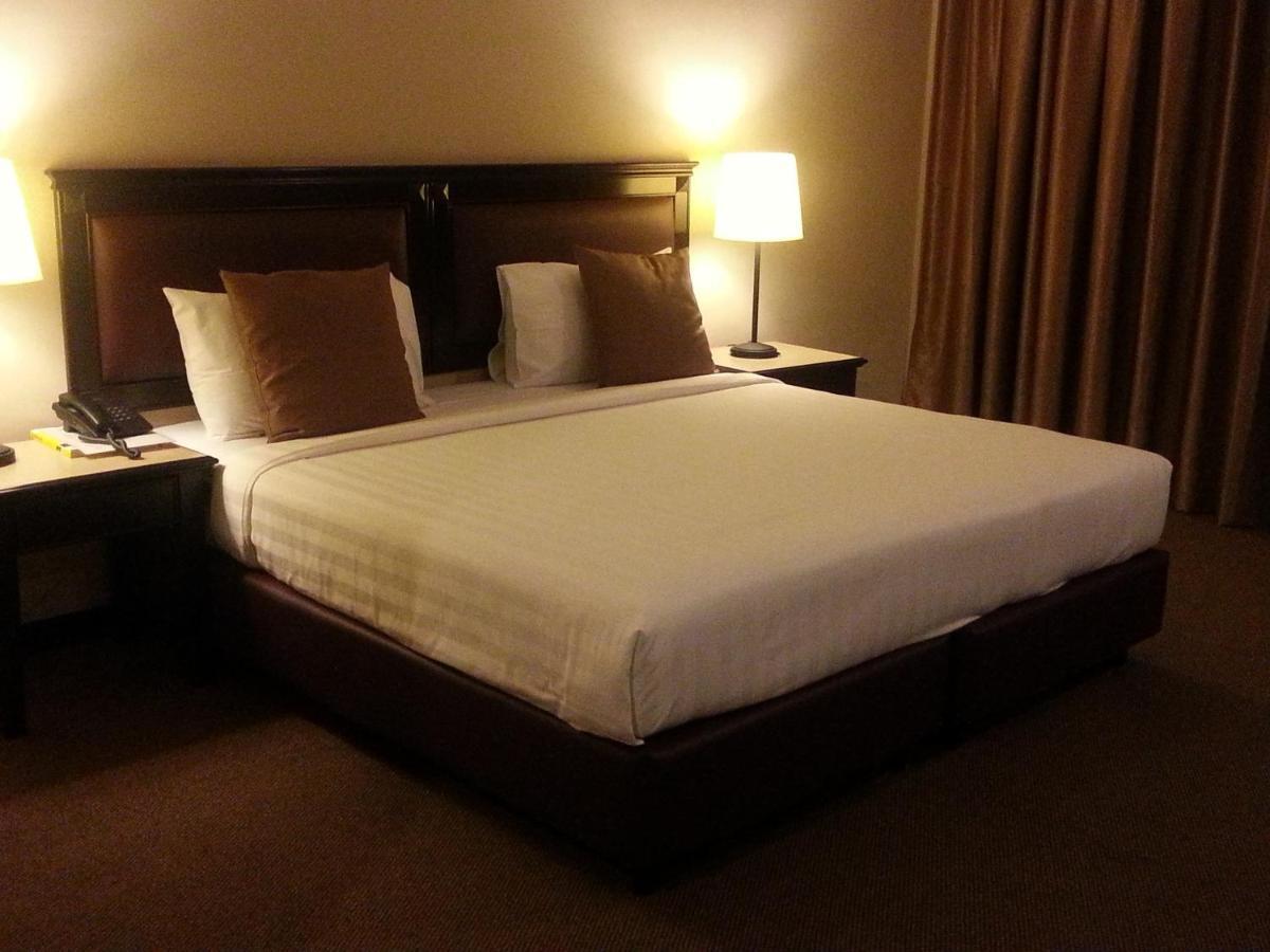 Hotel Mimosa Malacca Bagian luar foto