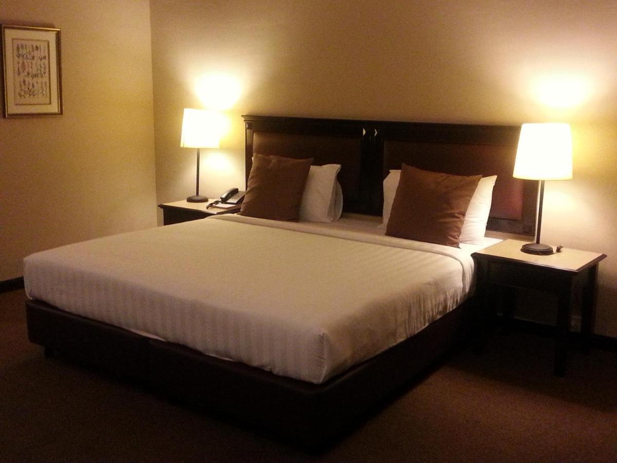 Hotel Mimosa Malacca Bagian luar foto
